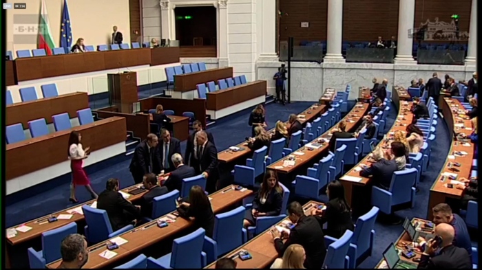 Окончателно: Президентът вече няма да назначава шефовете на разузнаването