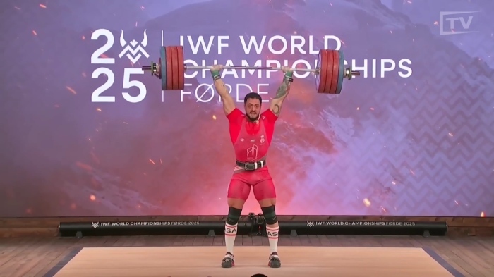 Победа и рекорд за Карлос Насар: Българинът постави нов световен рекорд във вдигането на тежести 