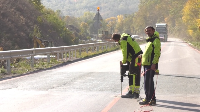 Превенция на Е79: Поставиха разделителни колчета при Лютидол