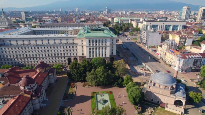 За кризата във властта: Пеевски е готов да участва открито в управлението