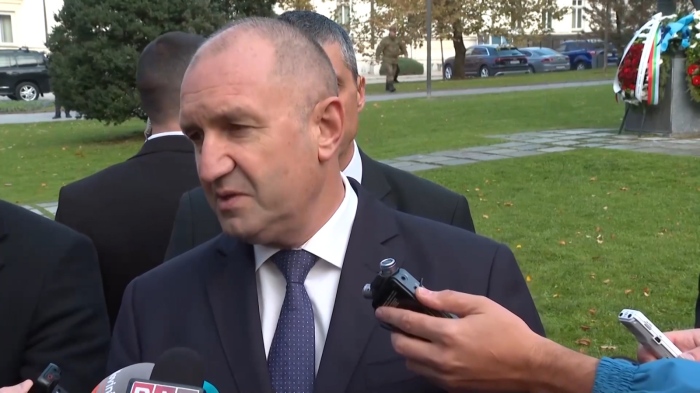 Говори държавният глава: Радев няма да ползва автомобили на НСО