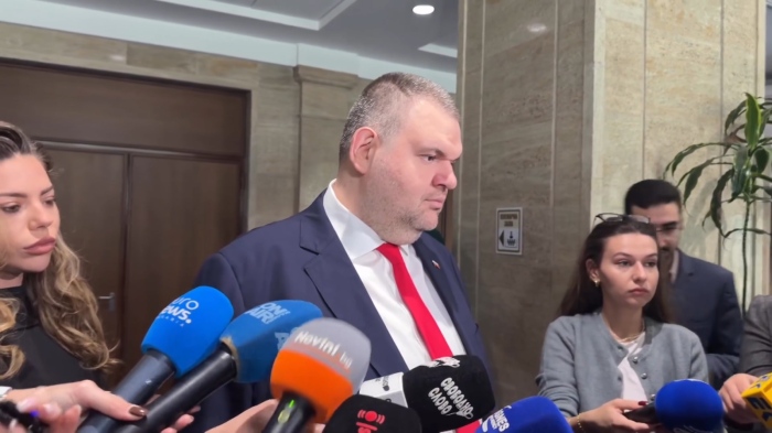 Трети ден блокаж в НС: Политическите партии в очакване на решение