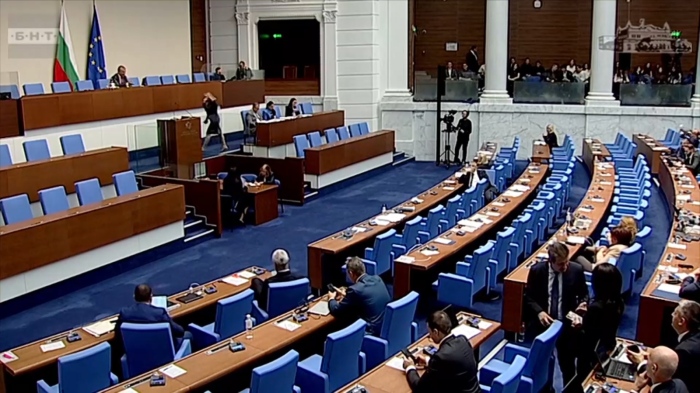 Гласувано на първо четене: Депутатите решиха да плащаме и такса \"водомер\" 