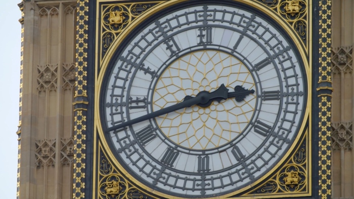 В неделя връщаме стрелките с час назад: Евродепутати искат спиране на сезонната смяна