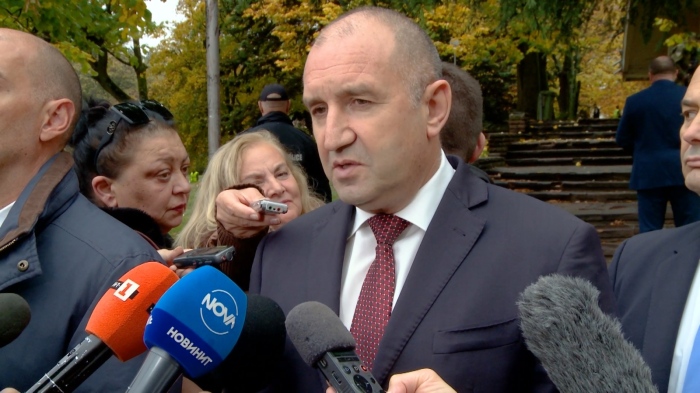 Президентът Радев за \"Лукойл\": \"Държавната намеса е авариен вариант\"