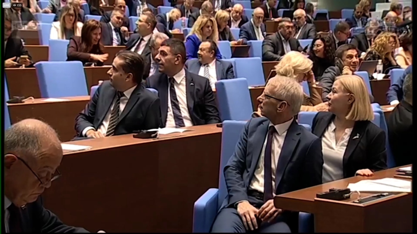 Смут и паника в парламента: Заради провалената сделка за \