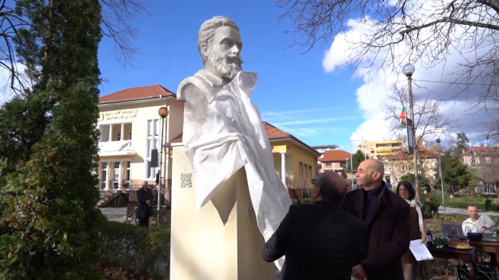 В знак на почит: Във Вършец откриха паметник на Ботев