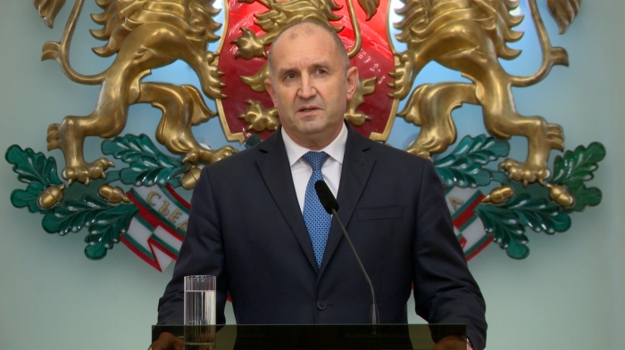 Президентът с обръщение към народа: \