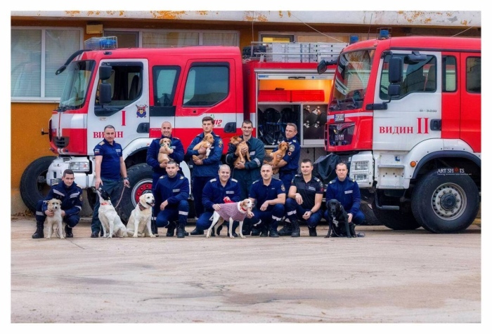 Календар с кауза: Огнеборци от Видин с благотворителна фотосесия