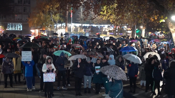 Протести срещу правителството: Северозападът отново излиза тази вечер