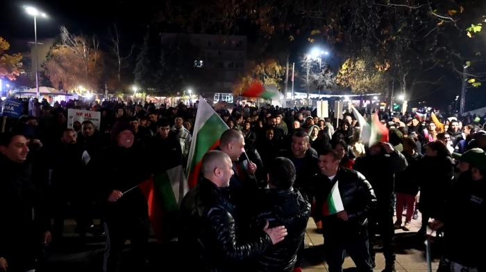 Протестът на ДПС - НН: Стотици в подкрепа на правителството в Северозапада 