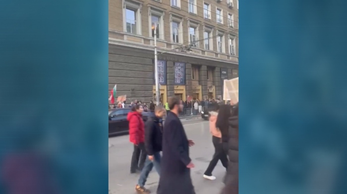 Студентите на протест в столицата: \"Оставка на правителството и изолиране на Пеевски от политическия живот \"