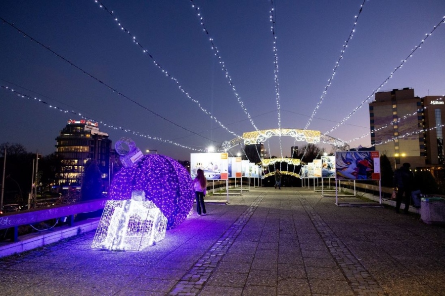 Електрохолд, Евроинс и Dongfeng допринасят за празничното настроение в столицата с коледен трамвай