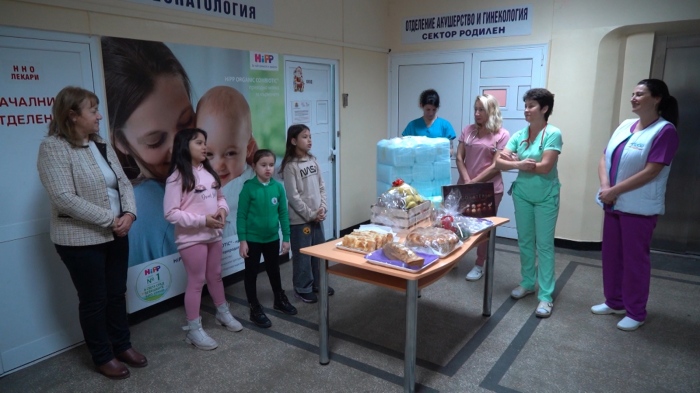 Деца помагат на деца: Ученици от Монтана дариха близо 5 хил. лв. на нуждаещи се