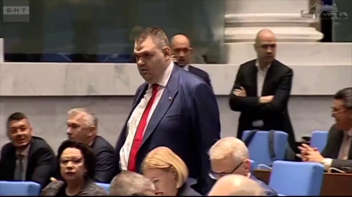 ДПС-НН с позиция за охраната на Пеевски