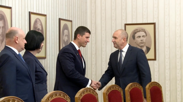 Радев връчва първия мандат след Нова година, приключиха консултациите при президента