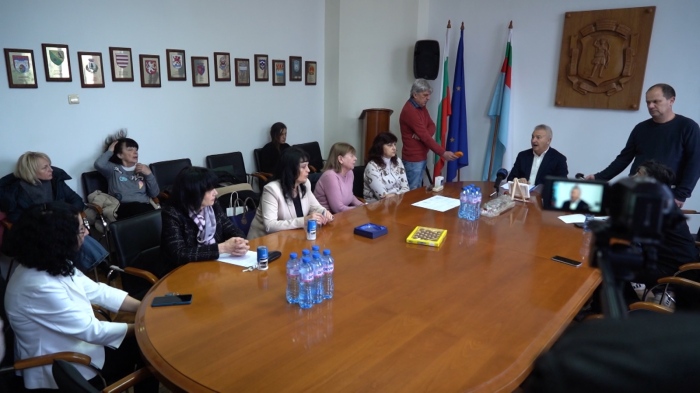 Община Монтана подписа договора с учителските синдикати 