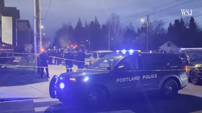 Нова стрелба по граждани в САЩ: Служител на ICE рани мъж и жена  