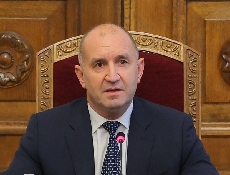 Радев връчва втория мандат на 14 януари