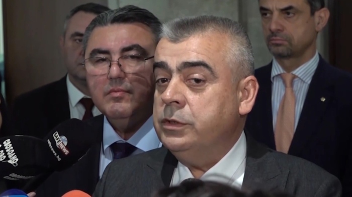 Реакциите след решението на Радев: АПС: \