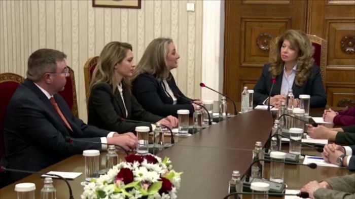 В търсене на служебна власт: Започнаха срещите на президента Йотова с партиите