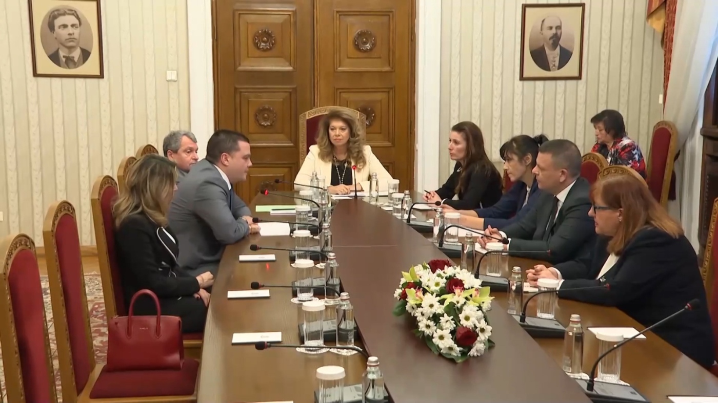 Консултациите за служебен премиер: Йотова се срещна с ДПС-НН, БСП-ОЛ и ИТН