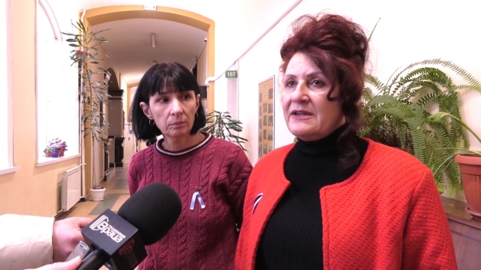 Почти целия колектив в СУ \"Христо Ботев\" е в символичен протест 