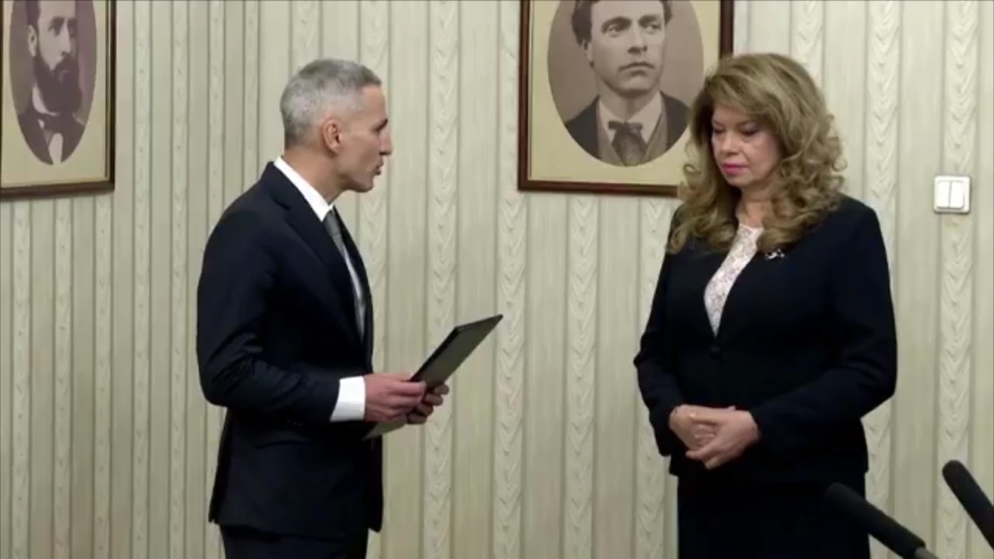 Мандатът е връчен: Андрей Гюров ще търси експерти с опит и професионализъм