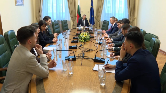 Младите от протестите при Гюров: Няма да стават депутати - искат да живеят в нормална държава 