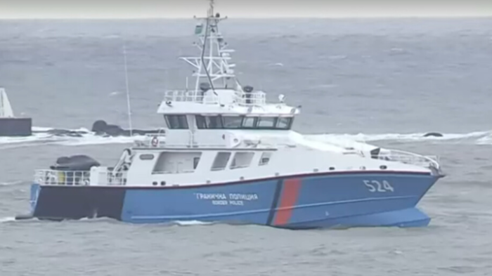 Корабът край Маслен нос: ВМС обявиха, че не е възможно обследване отвътре 