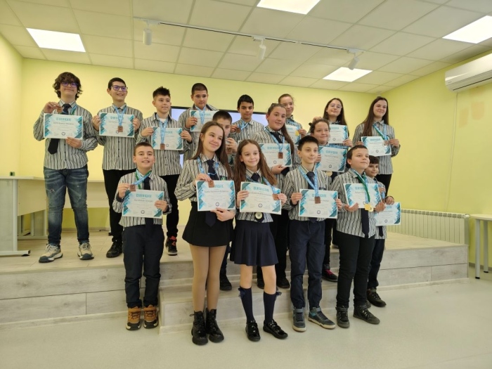 Учениците от ППМГ - Враца отново с медали на международното състезание „Математика без граници“