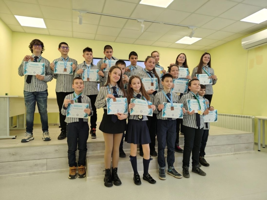 Учениците от ППМГ - Враца отново с медали на международното състезание „Математика без граници“