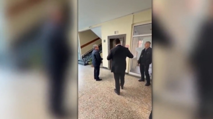 ИТН търси Христанов в кабинета му: Поискаха му оставката заради проваленото изслушване 