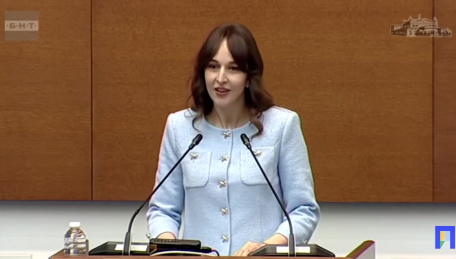 Деница Симеонова с поздрав за 8 март