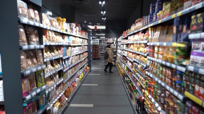 3,7 млрд. лева остават извън БНБ: Потребителската кошница остава 57 евро