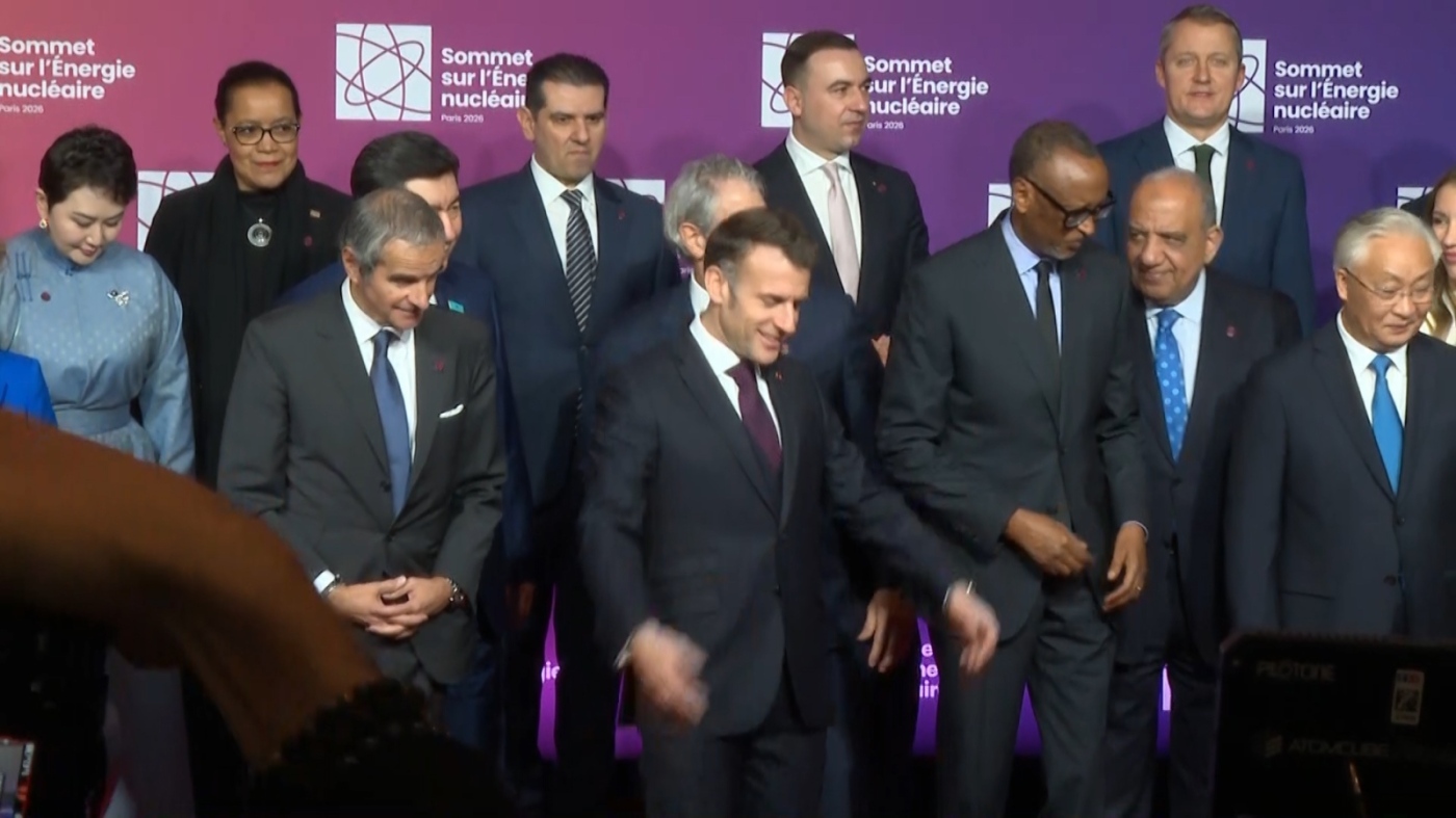 Премиерът Гюров от Париж: \