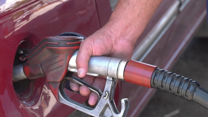 Трети пореден ден на завишени цени на горива: Кабинетът активира мярката за компенсация на гражданите