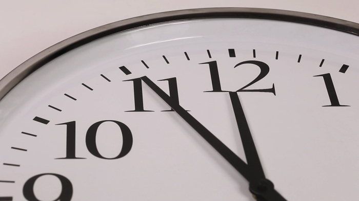 Минаваме към лятно часово време: Тази неделя местим стрелките с час напред