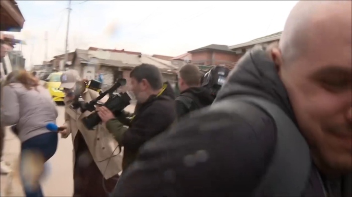 Арестуваха жената на Киро Японеца: Заляла журналисти със студен чай