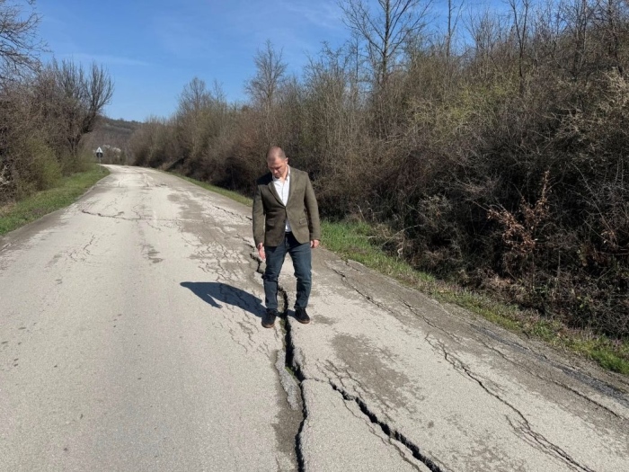 Тихомир Кръстев в с. Ослен Криводол: \"Тези хора не искат подаяния, искат само държавата да свърши работата си\"