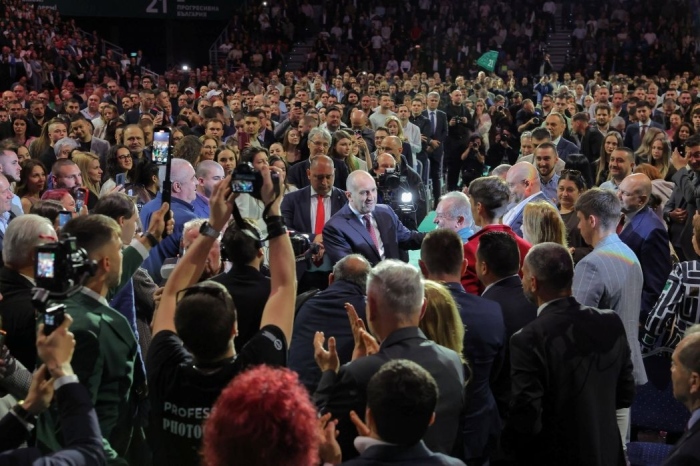 Румен Радев при закриването на кампанията: \"Прогресивна България\" няма да тръгне по пътя на сглобките, целта е пълно мнозинство