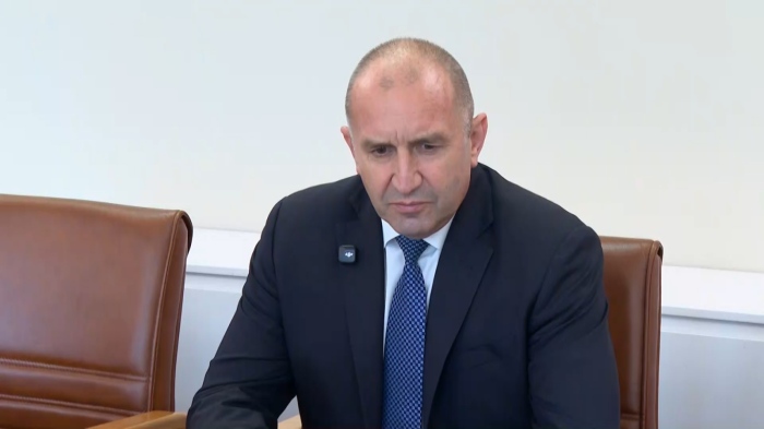 Новата власт встъпи в длъжност: Кабинетът \"Радев\" започна работа още в първия ден (\"Коментарът\" с Калин Иванов - 08.05.26 г.) 