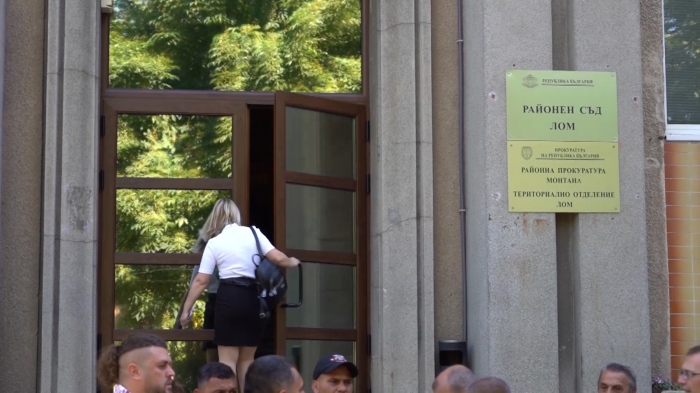 Отстраниха кмета на Лом заради обвинение в търговия с гласове
