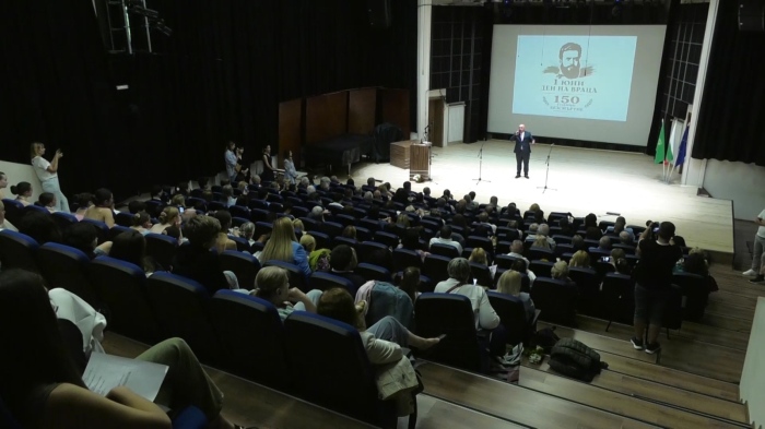 \"Жив е той, жив е! Там на балкана\": Съветници рецитират Ботев във Враца