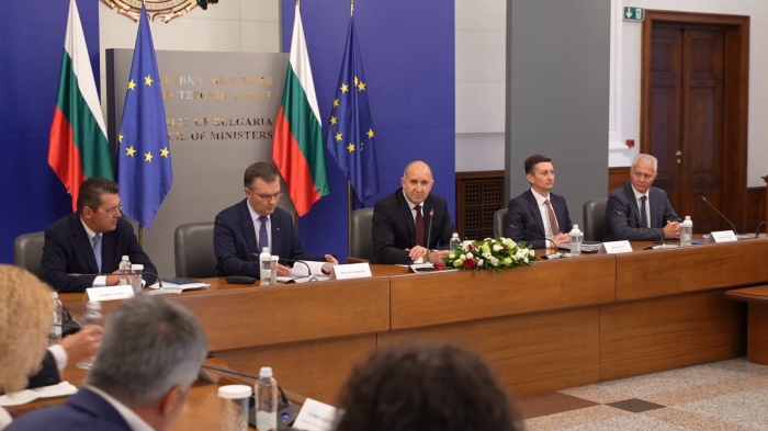 Премиерът Румен Радев: Срещу прането на пари и корупцията