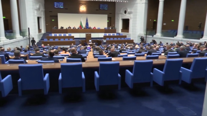Плащаме 102 хил. евро за курсове по чужди езици за депутати